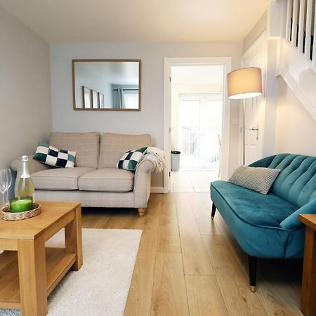 Relaxing 2-Bed Coastal Escape In Port Talbot Διαμέρισμα Εξωτερικό φωτογραφία