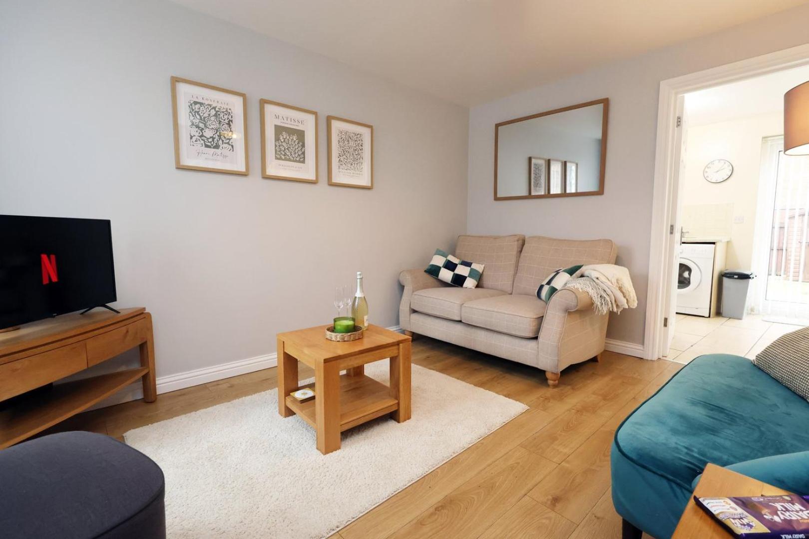 Relaxing 2-Bed Coastal Escape In Port Talbot Διαμέρισμα Εξωτερικό φωτογραφία