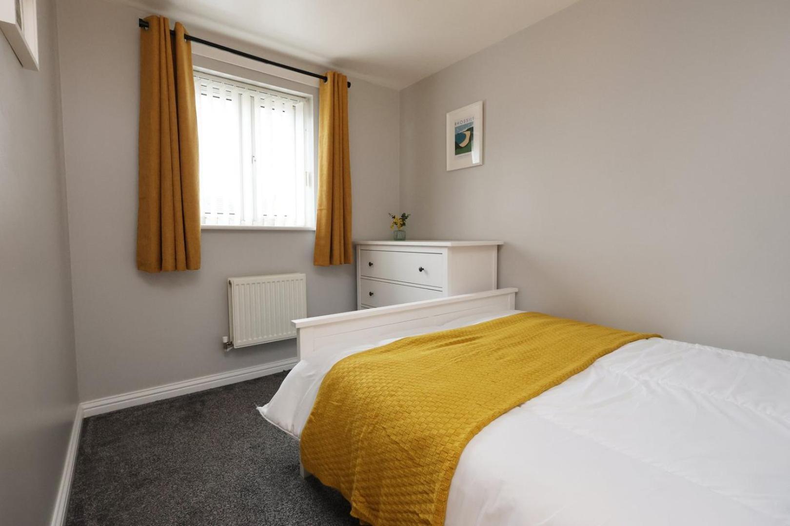 Relaxing 2-Bed Coastal Escape In Port Talbot Διαμέρισμα Εξωτερικό φωτογραφία