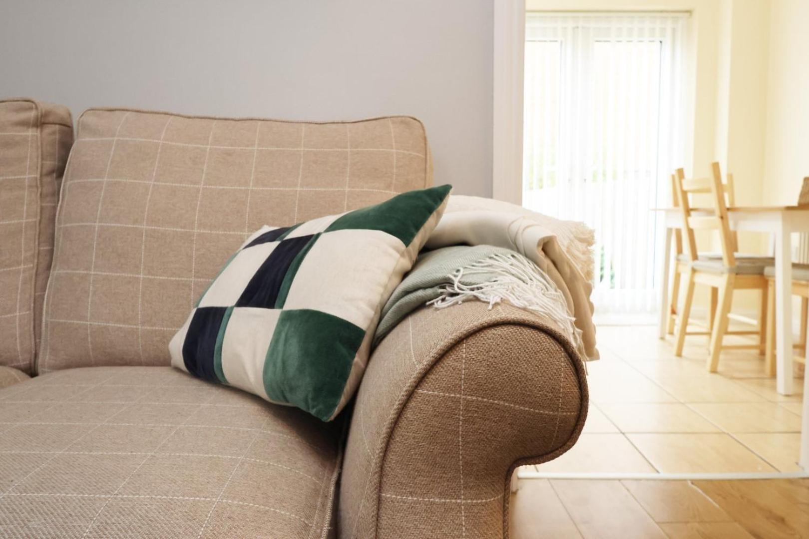 Relaxing 2-Bed Coastal Escape In Port Talbot Διαμέρισμα Εξωτερικό φωτογραφία